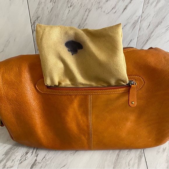 Tod’s hobo style purse all leather camel color - Picture 12 of 16
